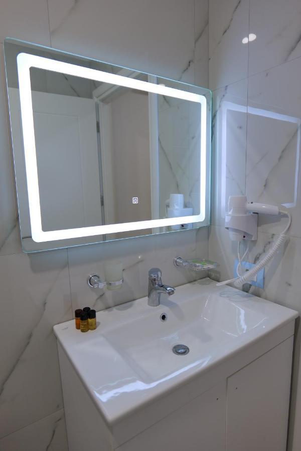 Hotel Solis Ksamil Extérieur photo