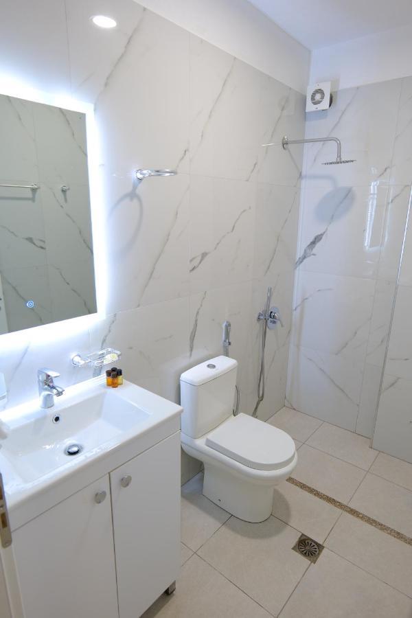 Hotel Solis Ksamil Extérieur photo